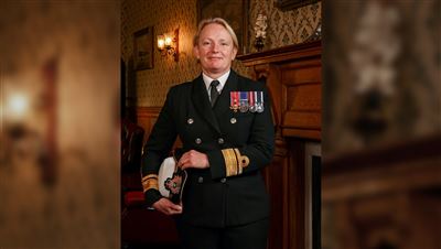 打破傳統 英皇家海軍首位女性少將誕生