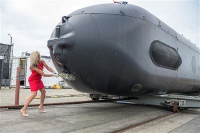 美「虎鯨」巨型無人潛艦亮相