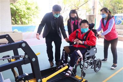 國中小身障生交通車汰換 平安就學