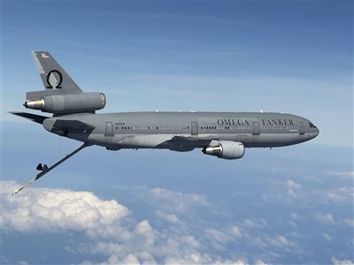 美B-52首接受民間加油機空中加油