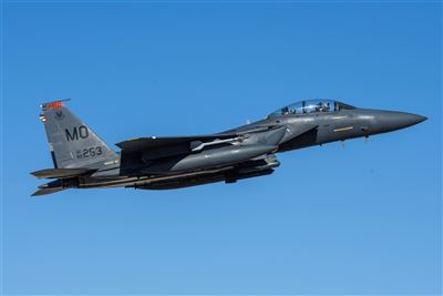 美F-15E升級電戰系統 首架今夏交付