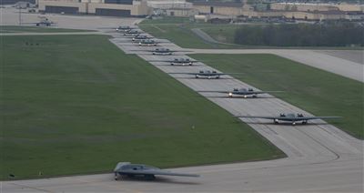 美12架B-2「大象走路」 展全球投射能量