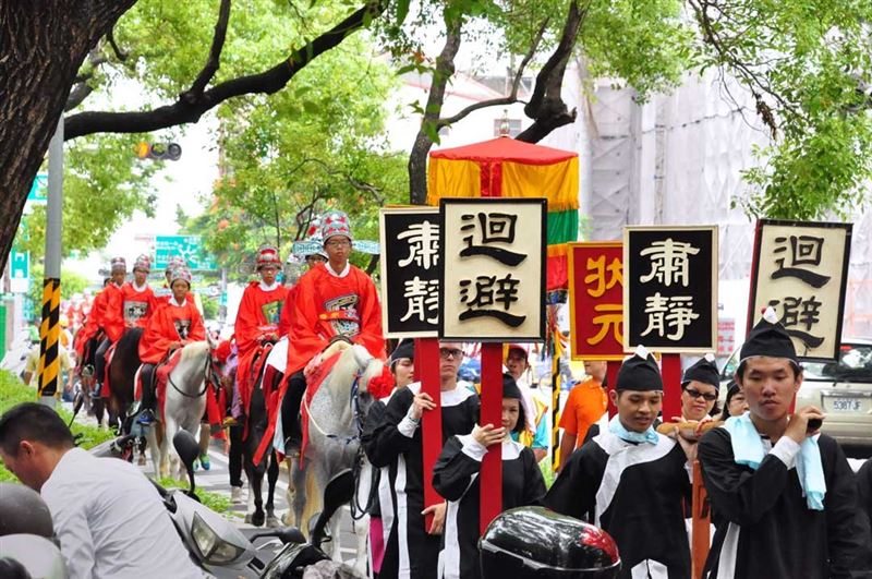 「做十六歲」為臺南自古以來的傳統節慶習俗，每年的農曆七夕舉行。