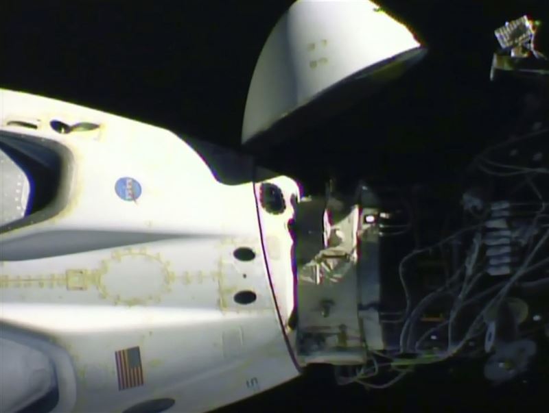 揮別ISS 載人版「飛龍號」今返抵地球1
