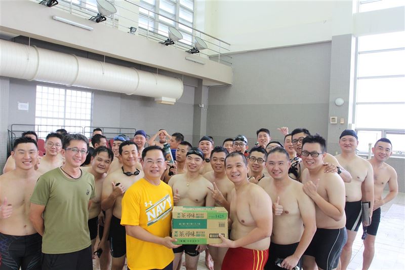 海軍指參學院游泳接力賽 為班級榮譽爭光1