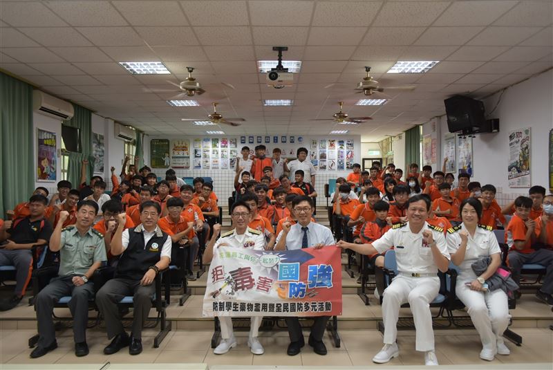 海軍168艦隊赴花蓮地區招募 鼓勵學子加入國軍1