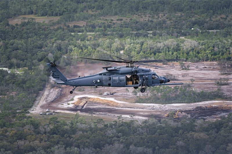美軍接收首批HH-60W戰搜直升機1