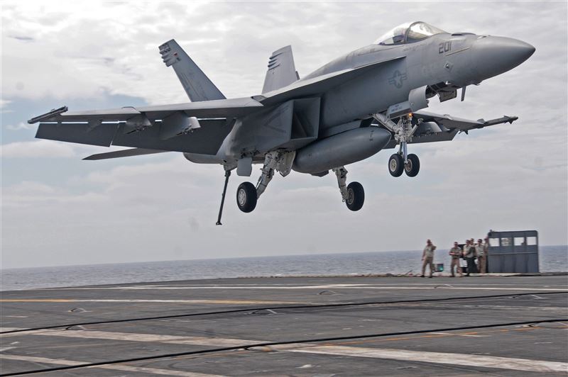 美海軍促加速6代戰機研發 避免F-35C延宕重演2