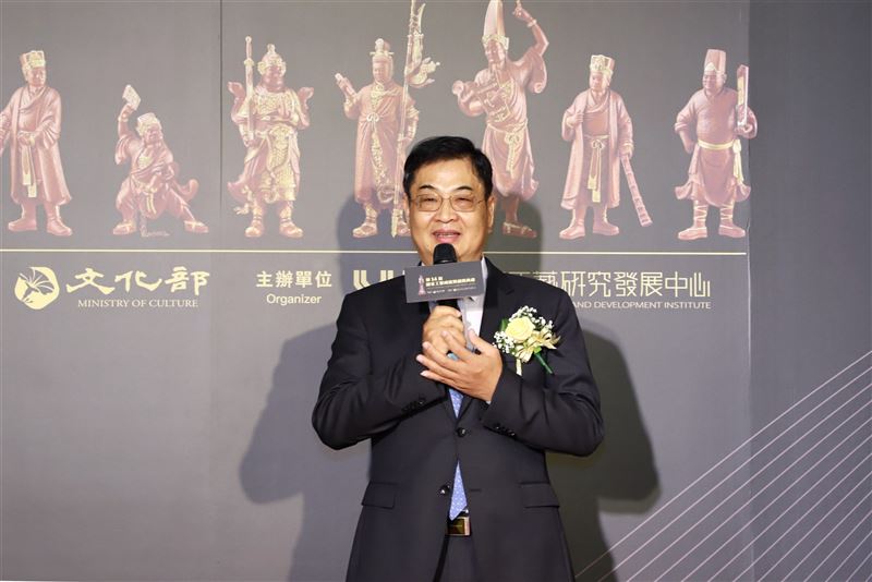 陳啟村獲頒國家工藝成就獎 從佛像學徒到木雕大家2