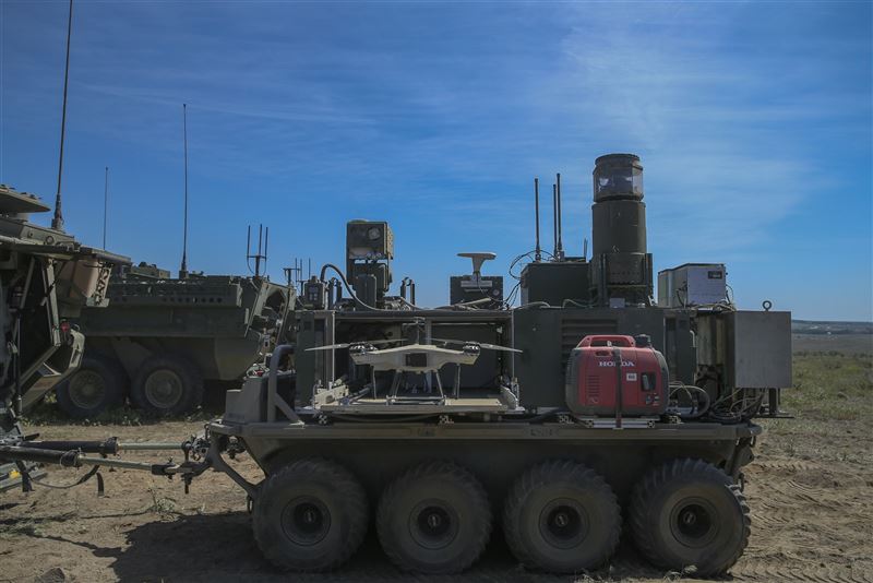 美軍「戰術運輸載具」 通過沙漠測試3