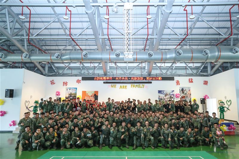 花防部戰車營完成三軍聯訓測考 家屬迎英雄凱旋分享榮耀3