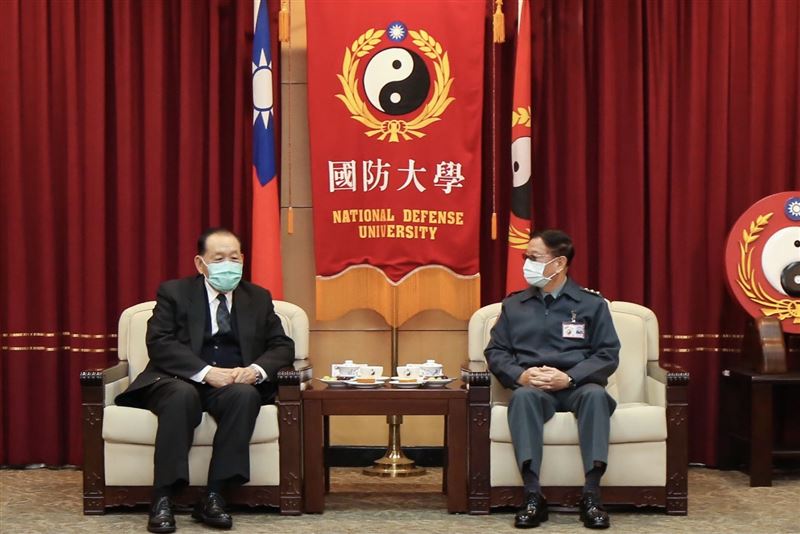 國防院霍董事長與王信龍交流會談 擴大戰略研究能量1