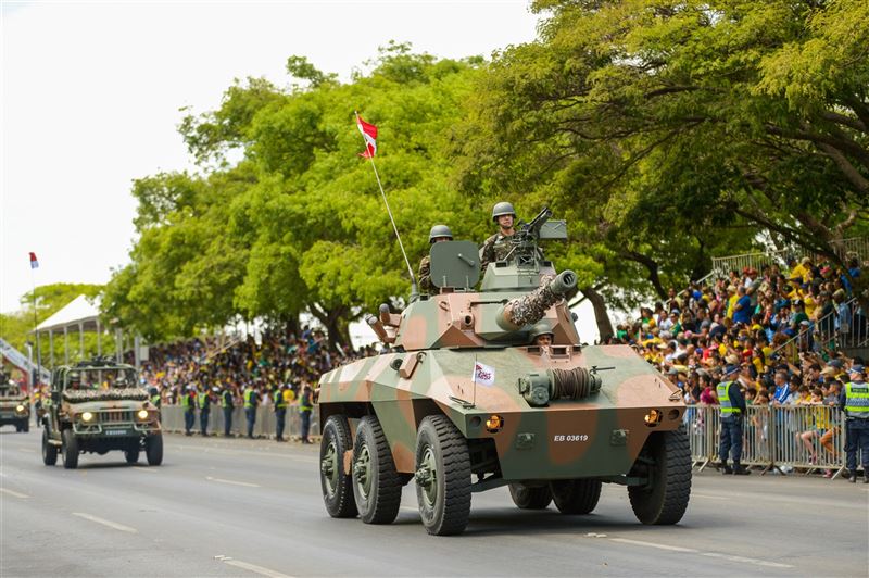 巴西招標升級「響尾蛇」戰砲甲車2