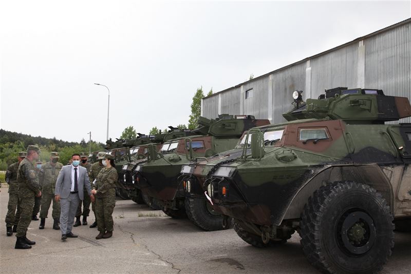 美軍援科索沃M1117裝甲車 首批交付1