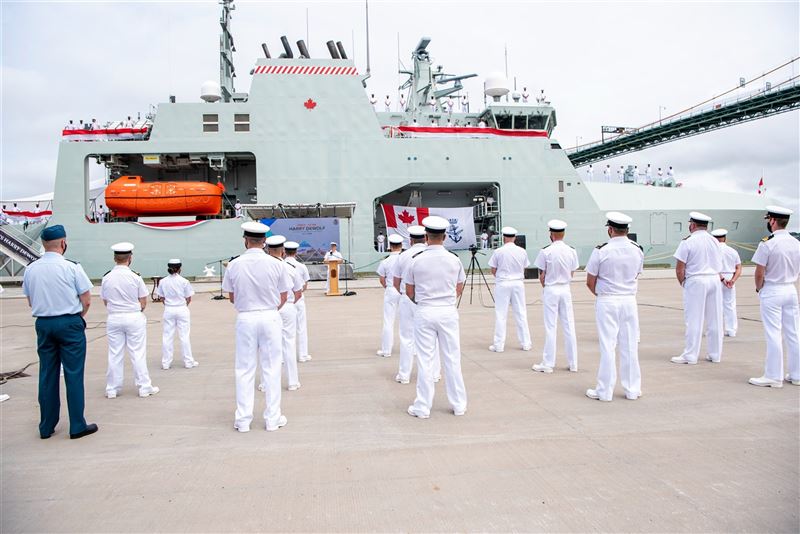 加拿大新一代北極巡邏艦「杜沃夫號」成軍1