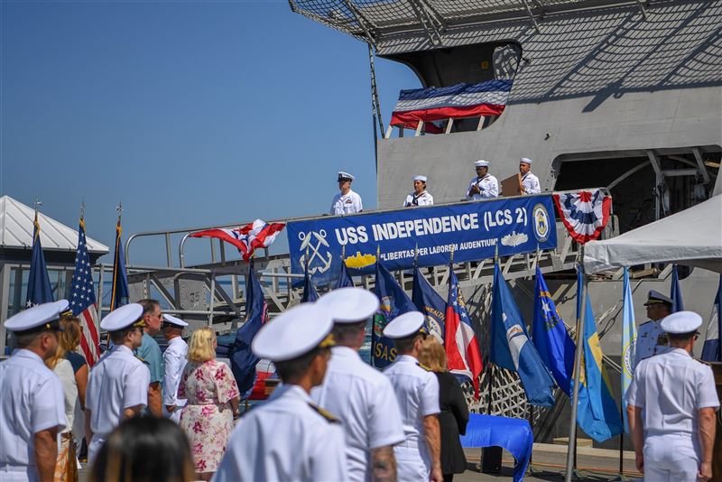 美「獨立號」近岸作戰艦 正式退役1