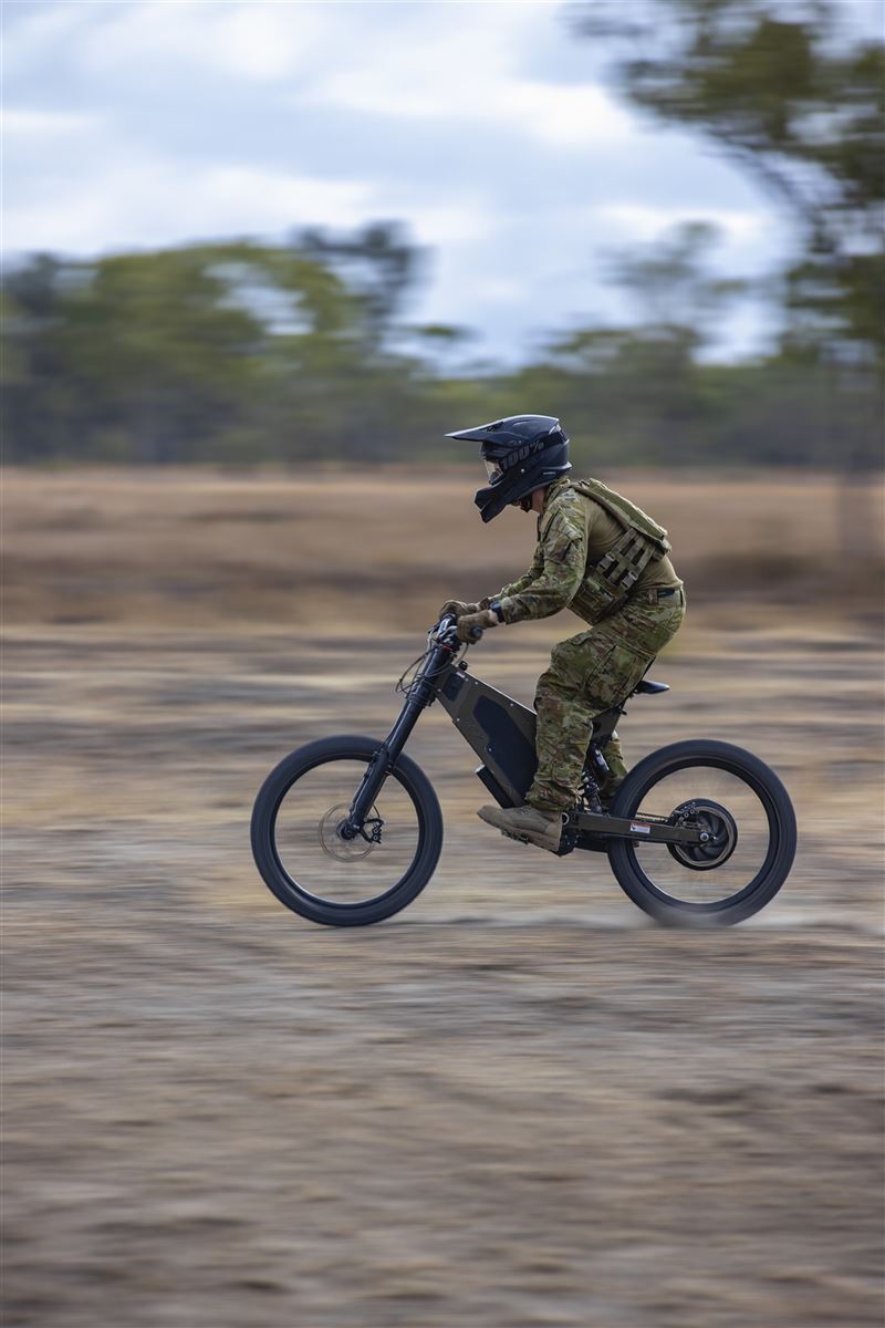 強化偵搜機動力  澳軍實測匿蹤電動自行車3