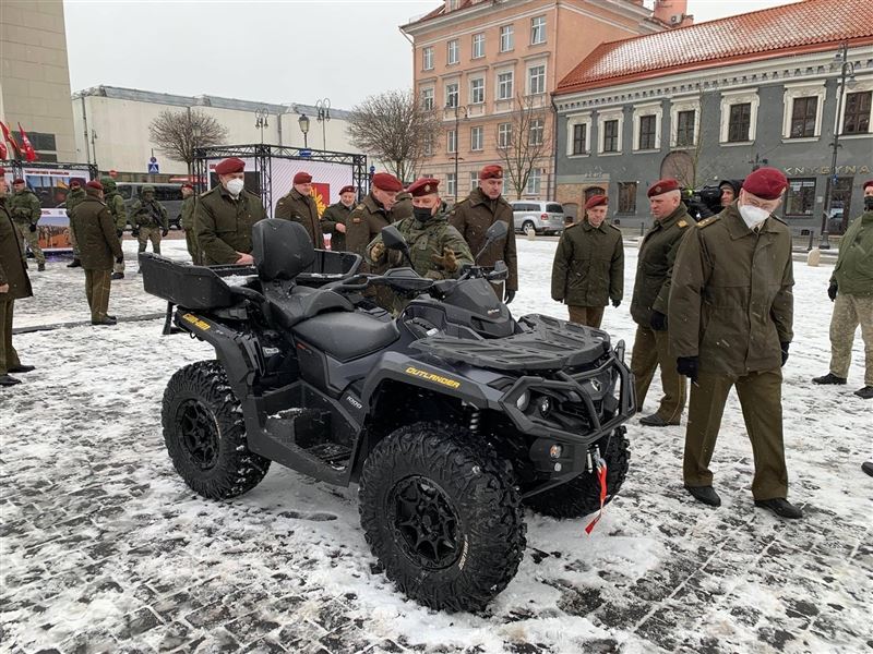 立陶宛全地形車交付 投入邊境巡邏2