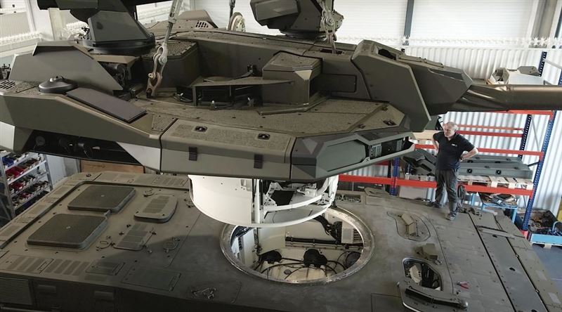 【武備巡禮】德法混血構型 性能優異截長補短 EMBT加強型主力戰車3