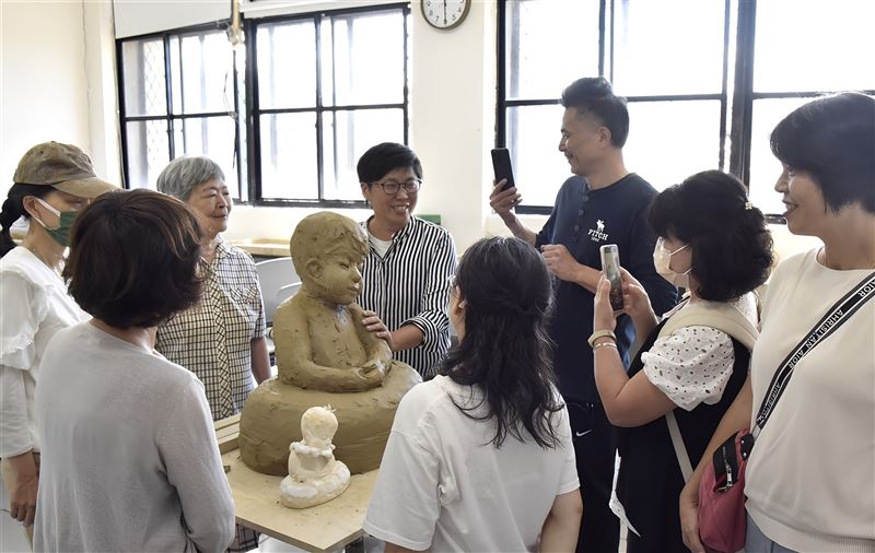 華梵雕塑營成果發表 7位藝術大師聯手創作4