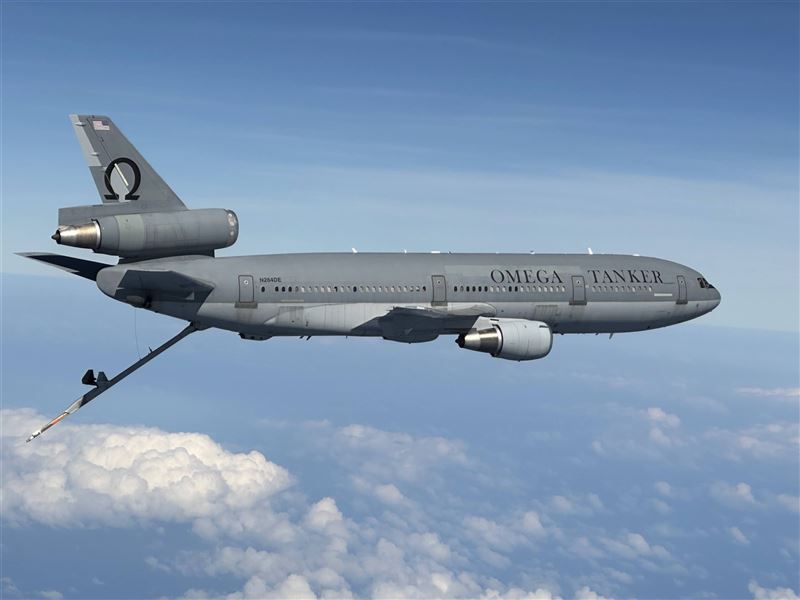 美B-52首接受民間加油機空中加油1