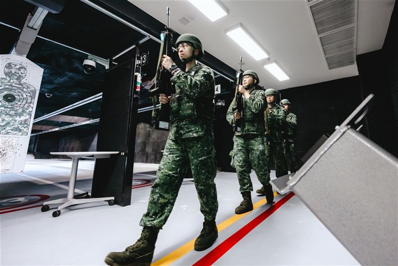 空作部25公尺室內輕兵器射擊靶場 強化作戰基礎訓練2