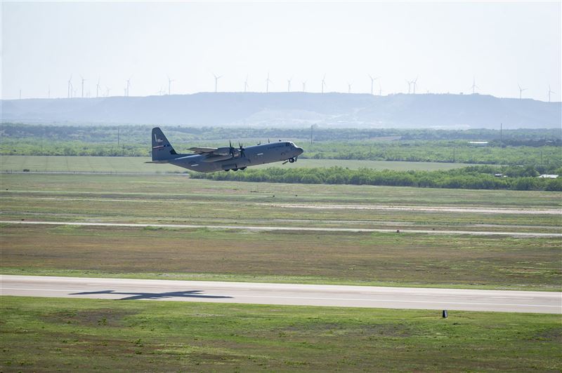 26小時從德州到關島 C-130J創運輸機飛行紀錄2