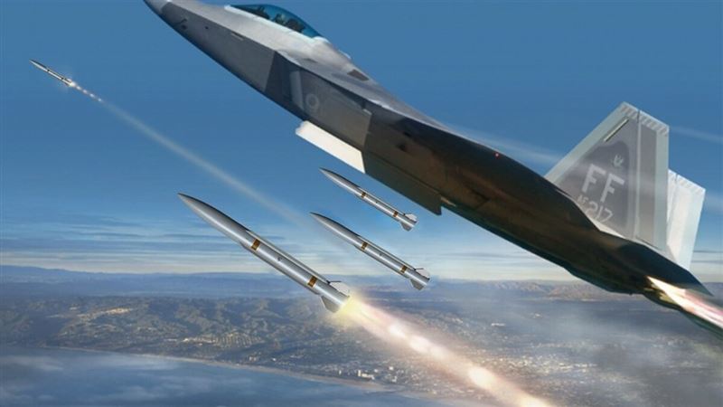 雷神「遊隼」空對空飛彈 解決匿蹤戰機載彈量問題1